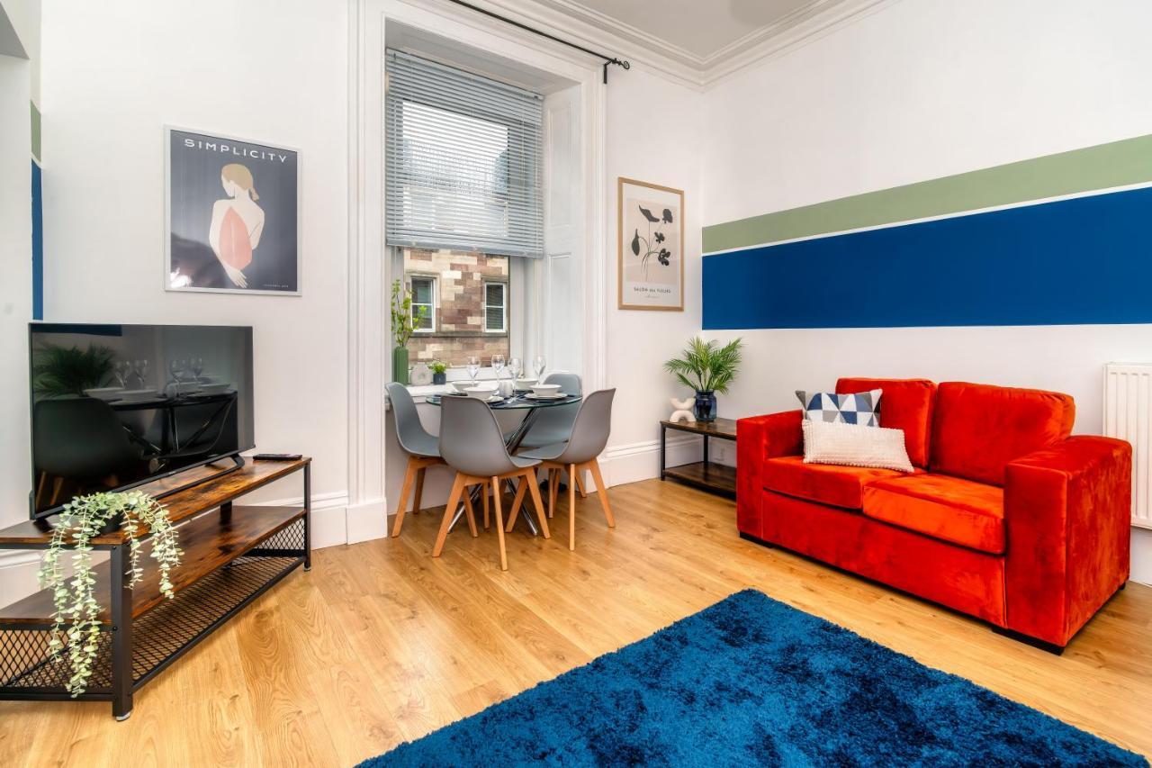 Cosy Retreat - Charming 2-Bed Apartment Greenock Exteriér fotografie