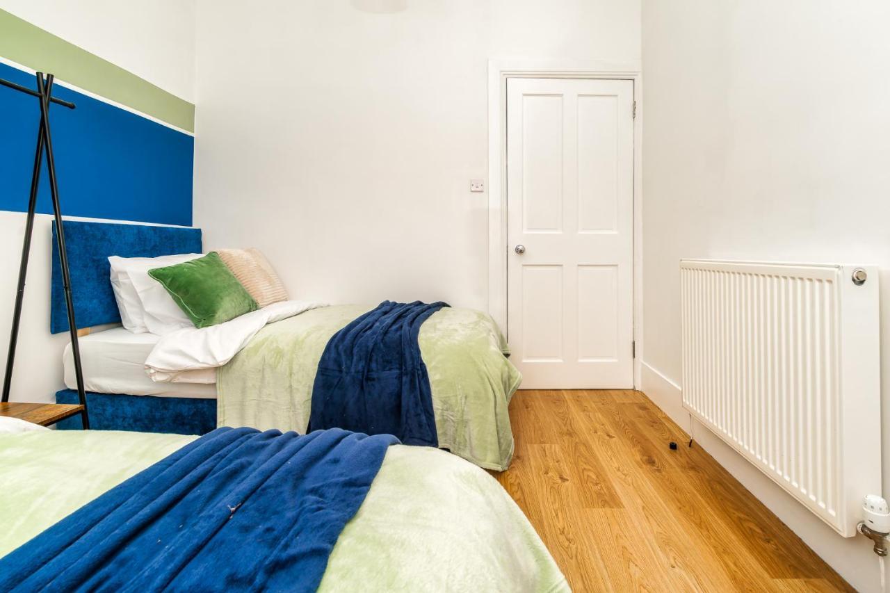 Cosy Retreat - Charming 2-Bed Apartment Greenock Exteriér fotografie